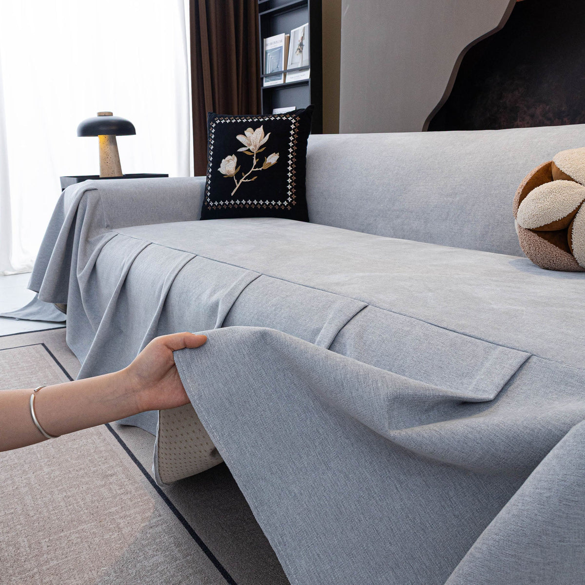 Waterproof Couch Cover Throw, Non Slip Furniture Protector for Leather & Fabric Sofa