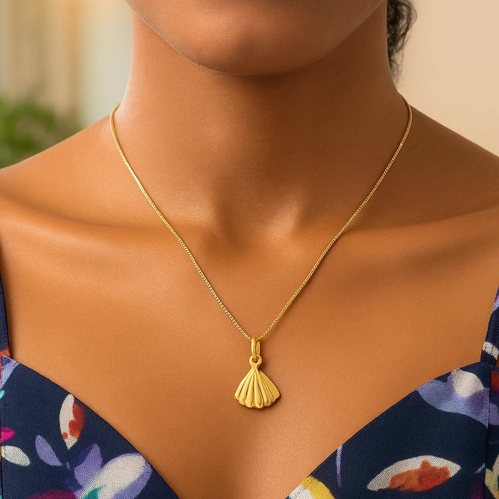Sea Shell Necklace in 10K Yellow Gold - GreatSpace Discounts