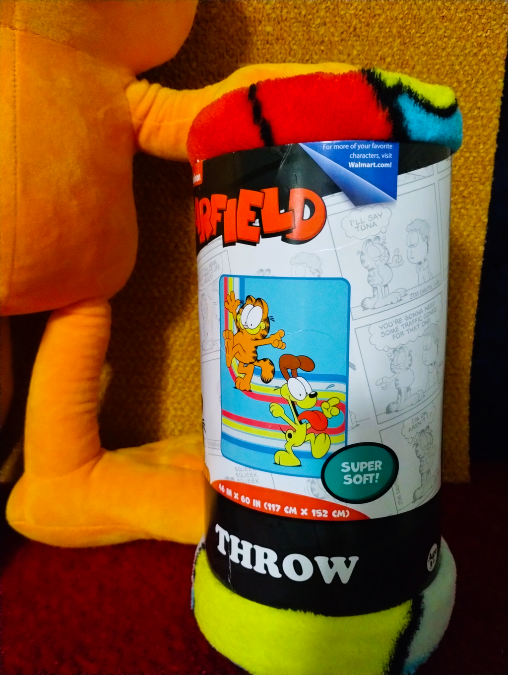 Vintage Garfield Plush & Throw Bundle – Huggable Toy + Cozy Throw Blanket