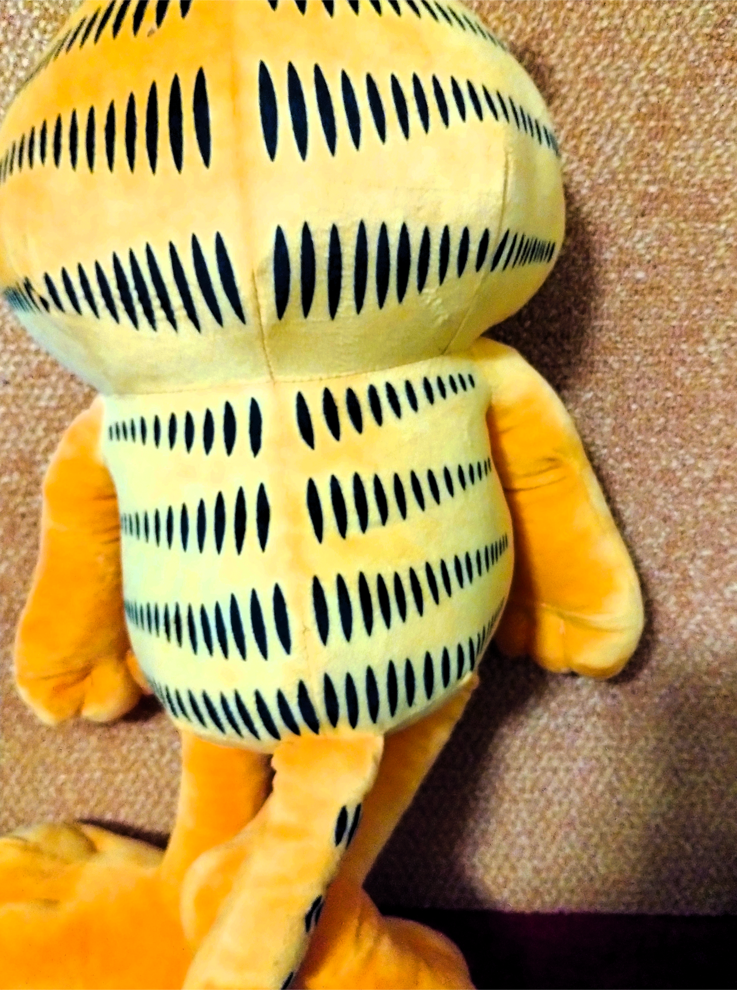 Vintage Garfield Plush & Throw Bundle – Huggable Toy + Cozy Throw Blanket