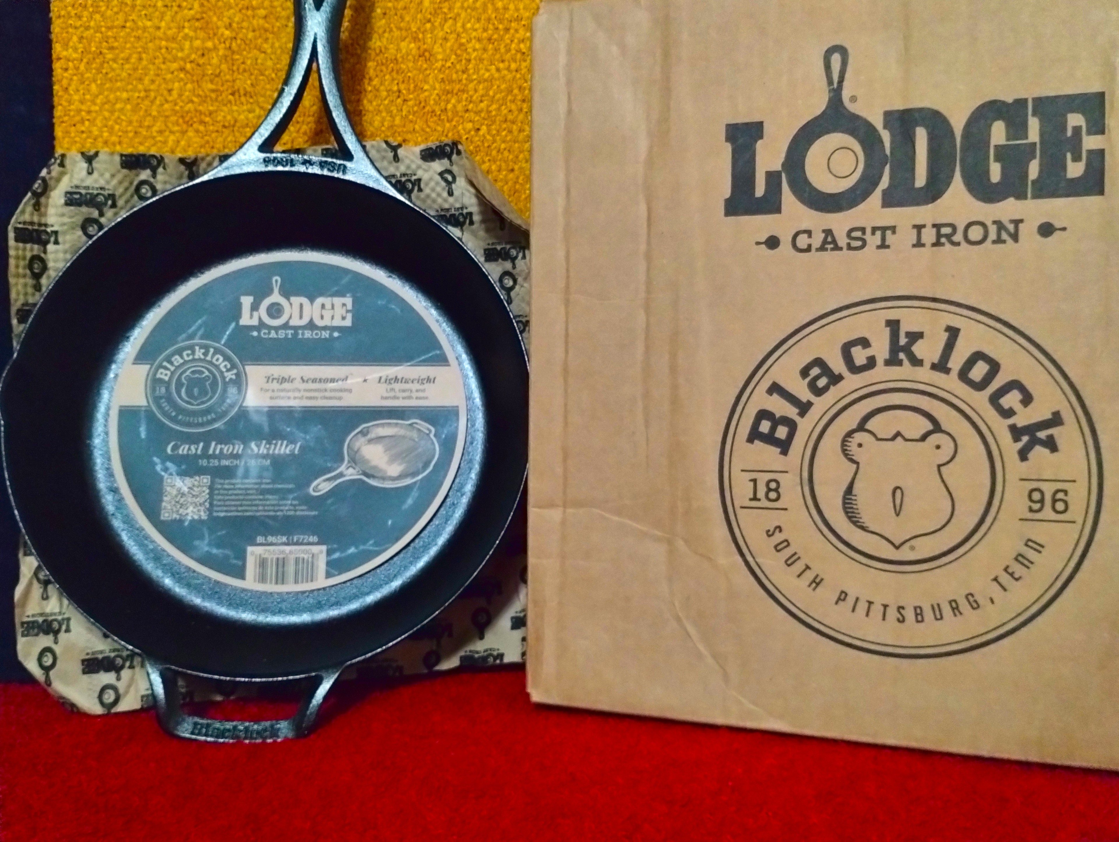 Lodge Cast Iron Skillet 10.25in - Pre-Seasoned, Durable Non-Toxic Cookware