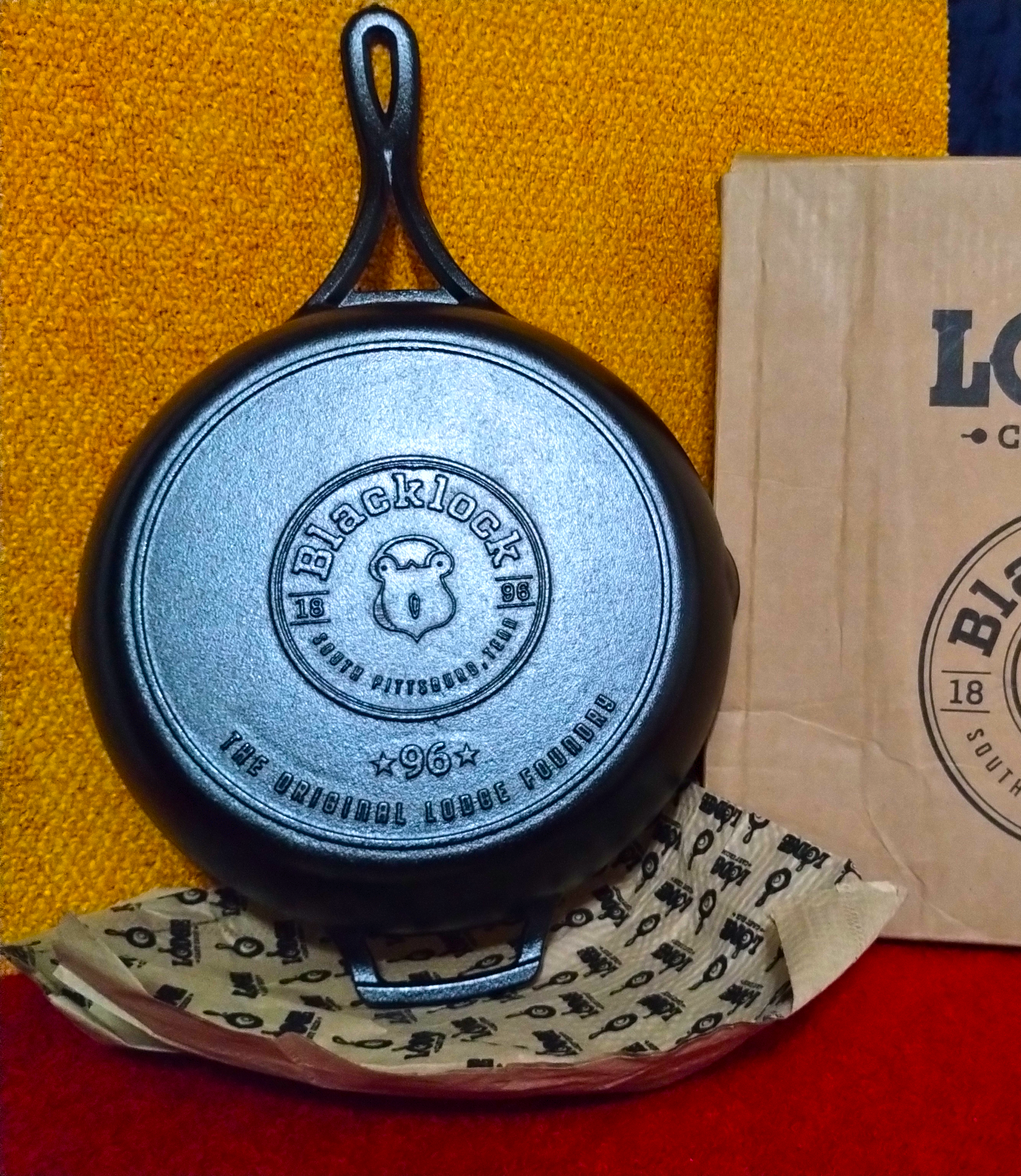 Lodge Cast Iron Skillet 10.25in - Pre-Seasoned, Durable Non-Toxic Cookware